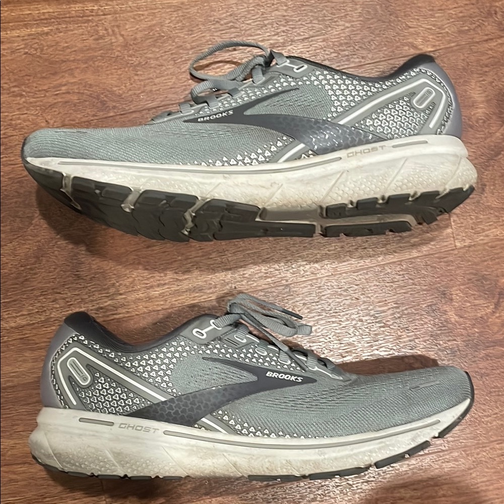 Brooks Ghost Running Shoes Gray